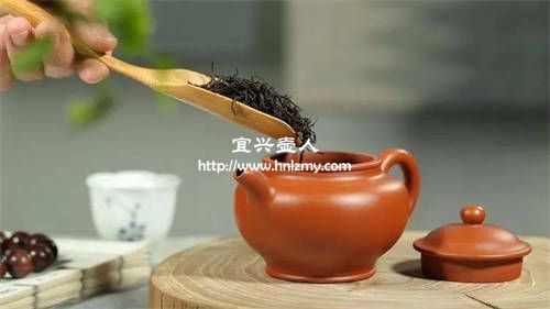 紫砂壺直接對(duì)嘴喝茶到底有沒(méi)有問(wèn)題