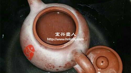 紫砂壺煮完后掛白霜的 原因有很多