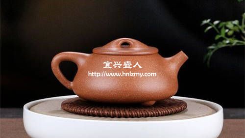 一把化工泥料制作的紫砂壺