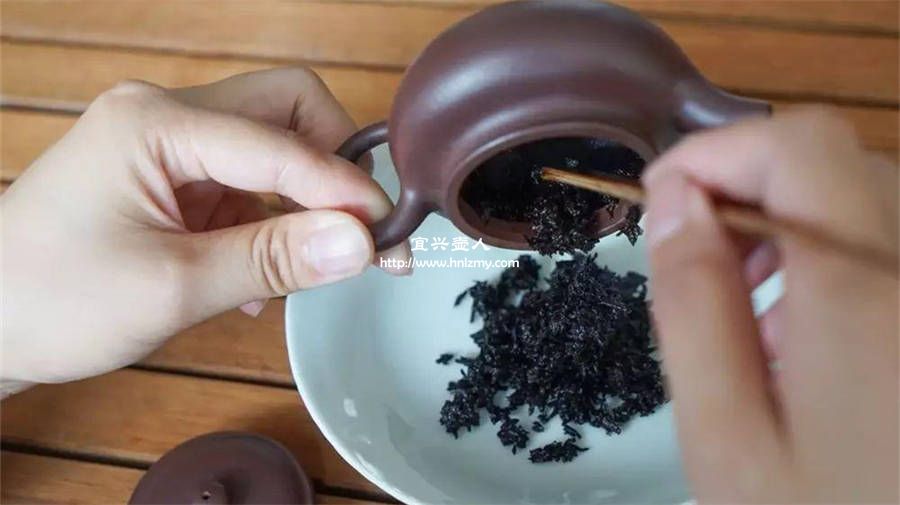紫砂壺里的茶葉怎么倒出來