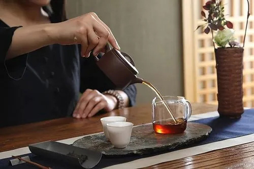 普洱生茶和白茶可以用同一個(gè)紫砂壺泡嗎?
