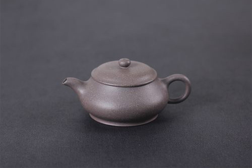 深色青灰泥紫砂壺用來(lái)喝什么茶好2
